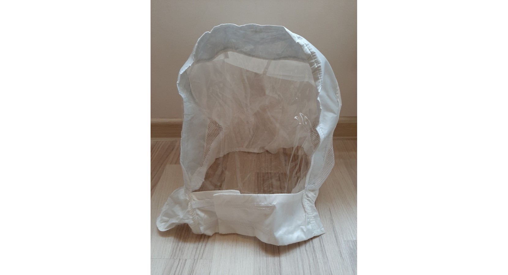 Transparent face mask with cover