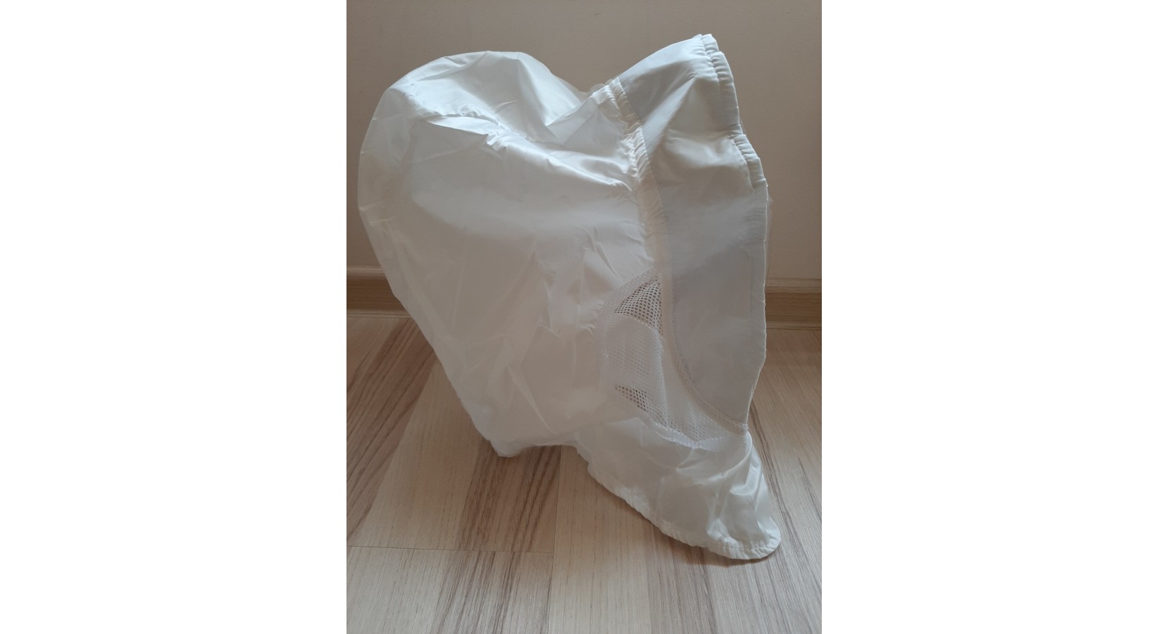 Transparent face mask with cover