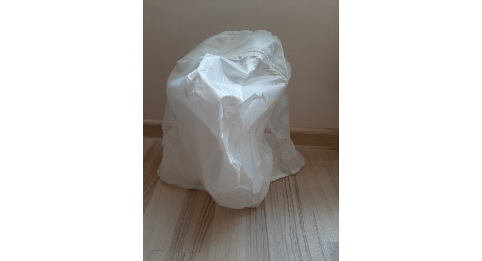 Transparent face mask with cover